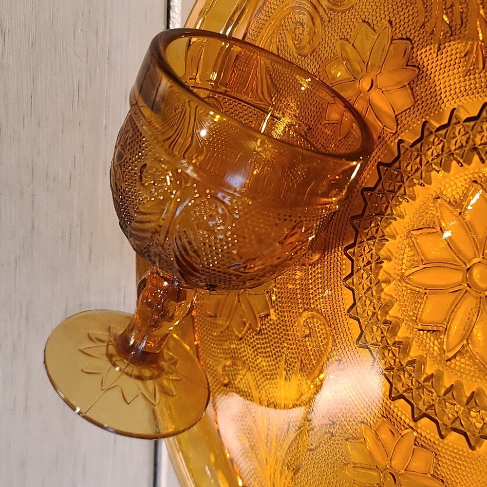 Vintage 1970s Tiara Amber Indiana Glass Serving tray and pedestal glass set - Picture 3 of 8
